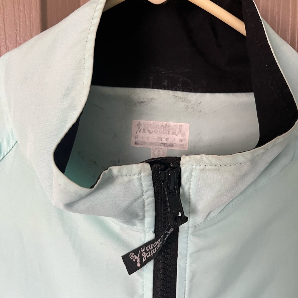 Running room jacket, size small
